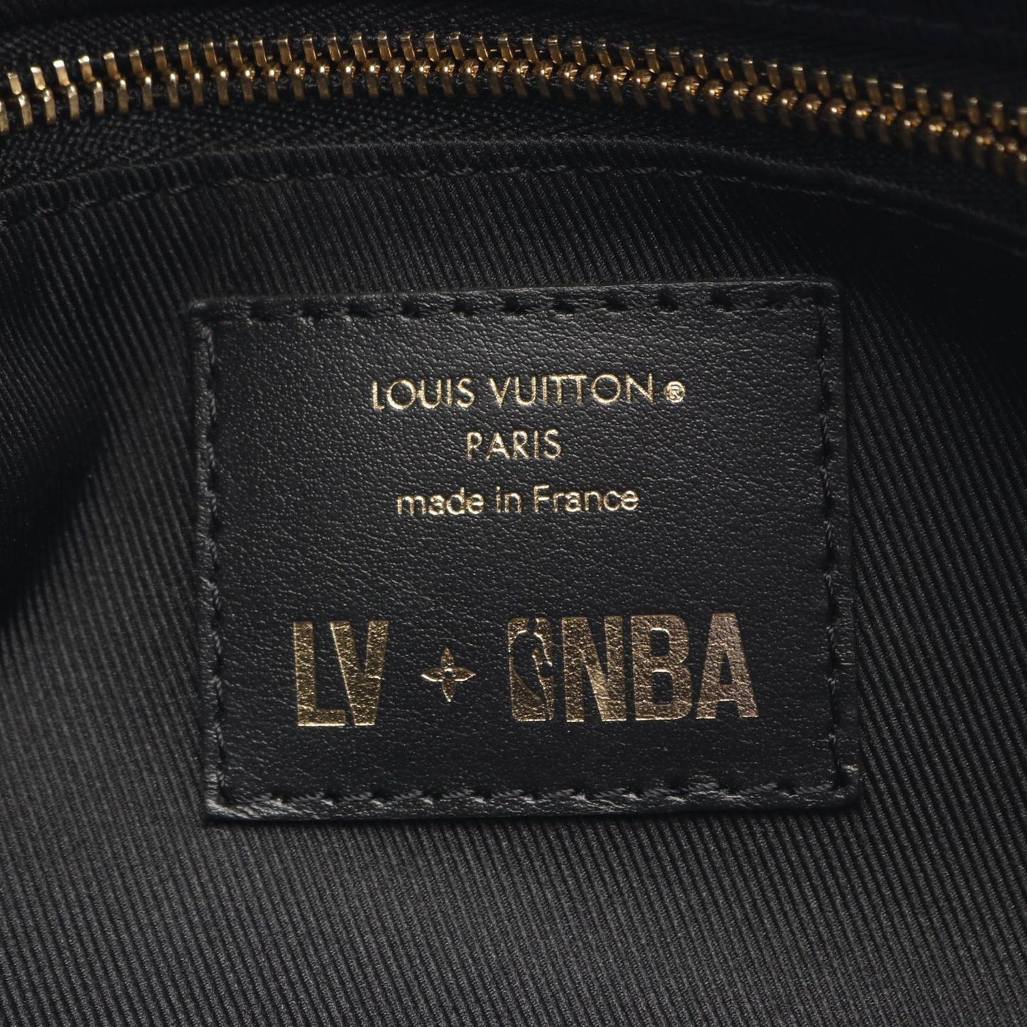 LOUIS VUITTON x NBA Cloak Dopp Kit Handbag - Blue Leather