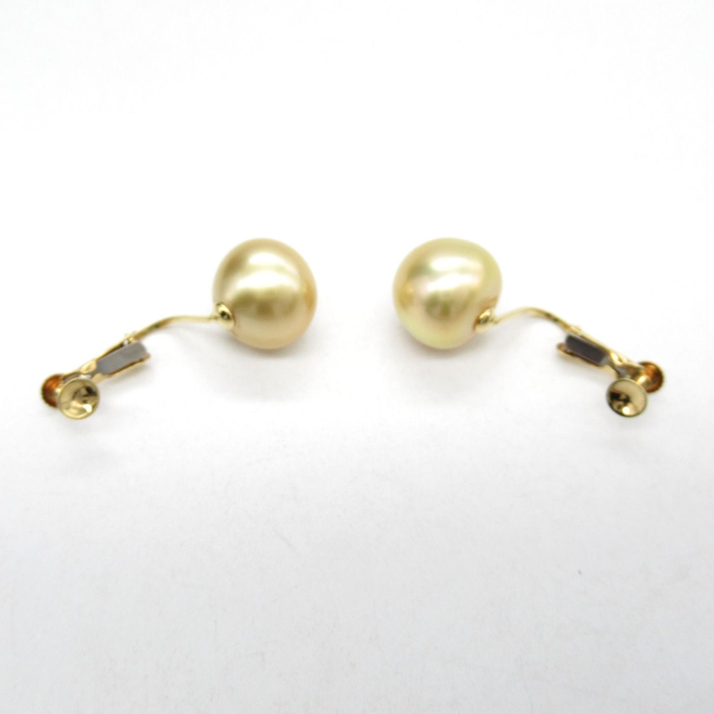 Elegant K18 Yellow Gold Pearl Earrings - Timeless Luxury