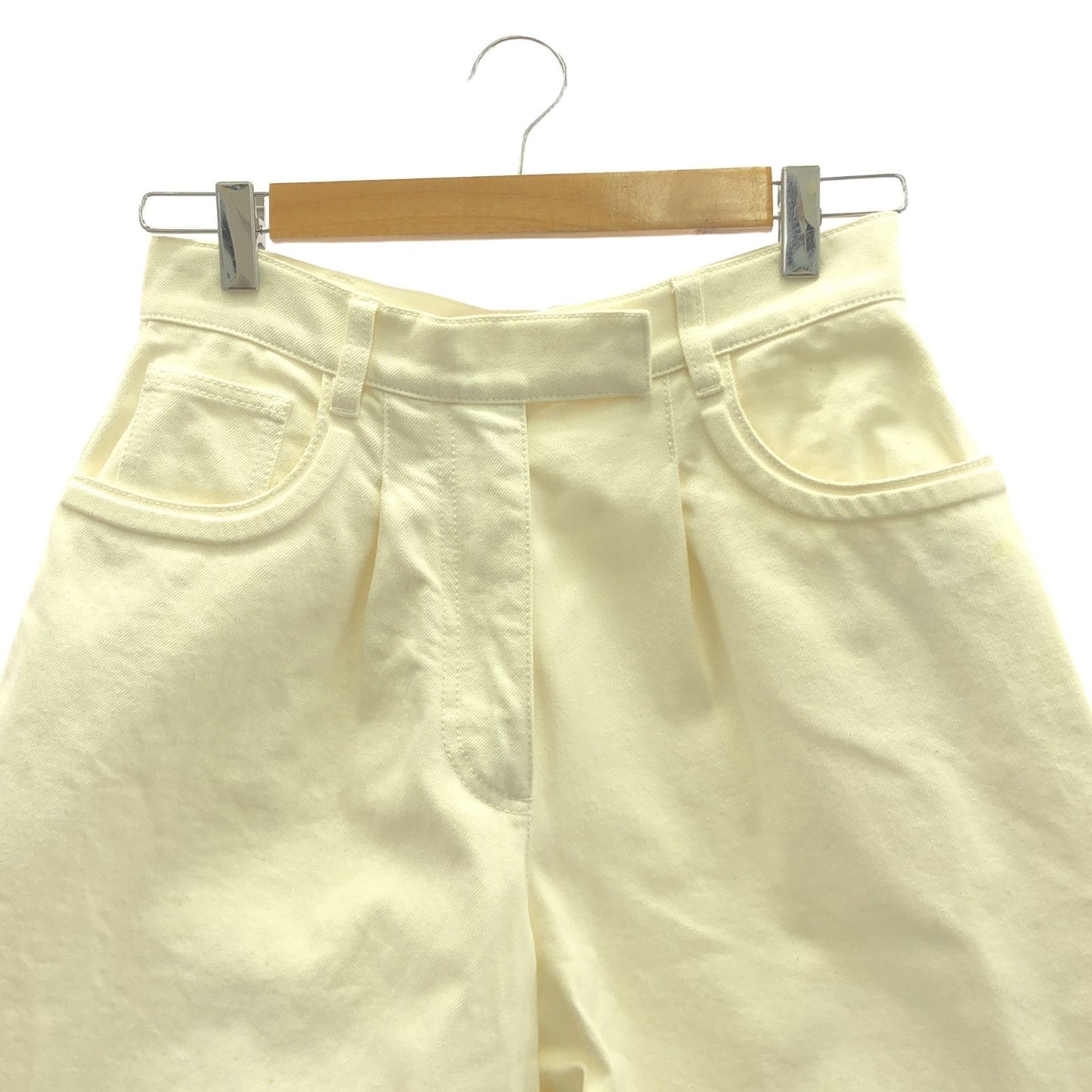 FENDI Women's White Cotton Shorts - Timeless Elegance