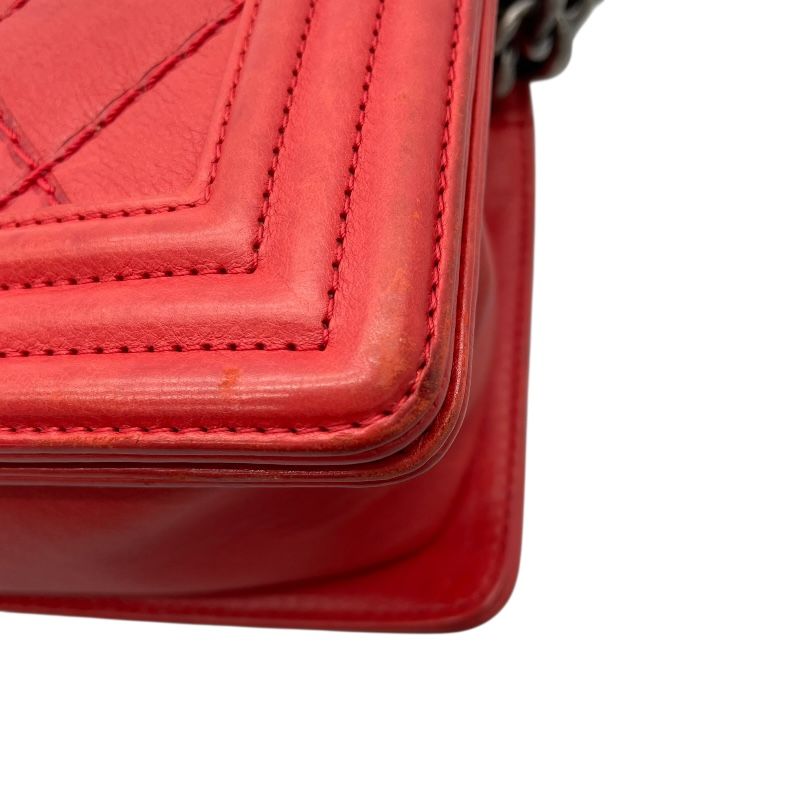 CHANEL Boy Chanel 20 Red Leather Shoulder Bag with Silver Hardware