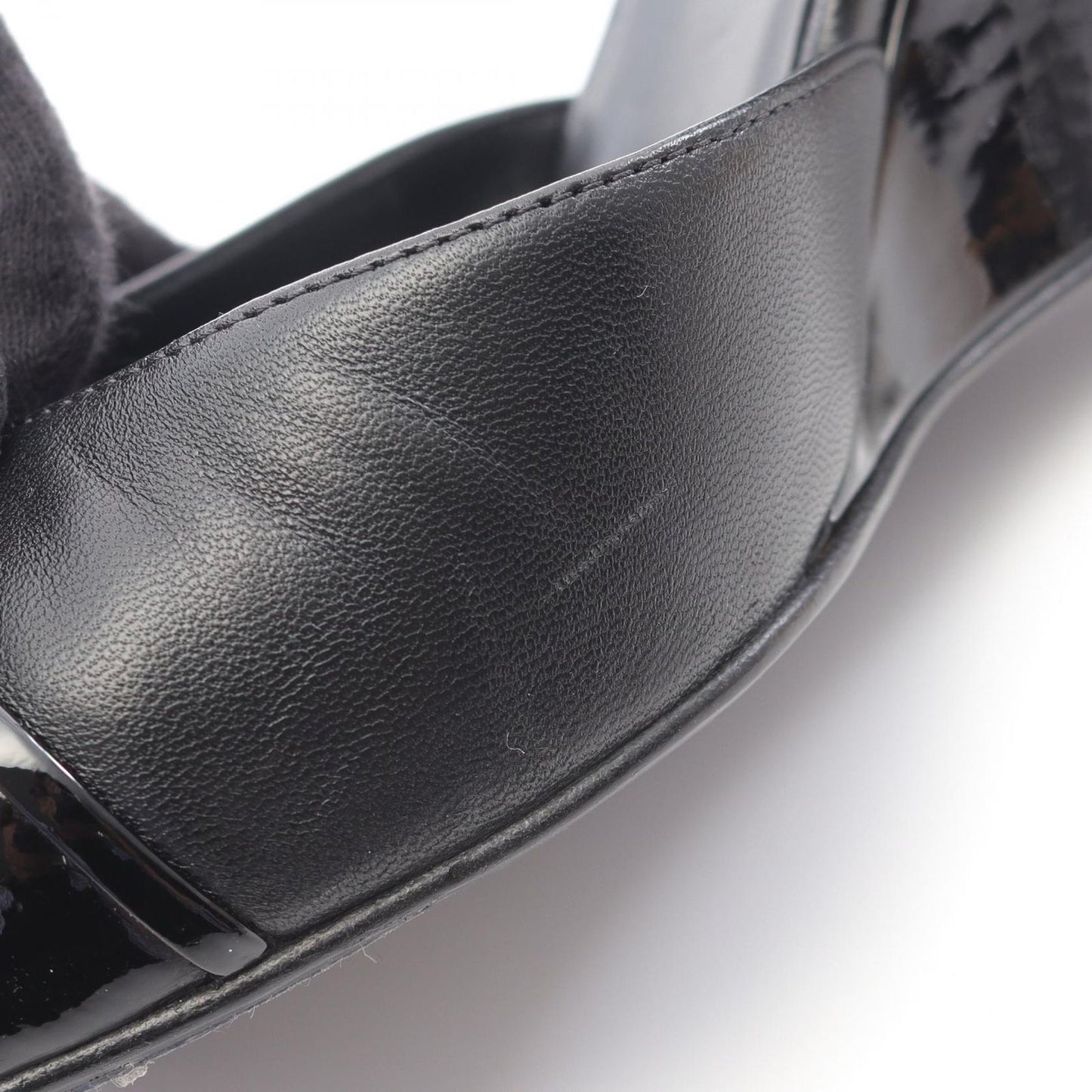 CHANEL Coco Mark Black Leather Pumps - Timeless Elegance