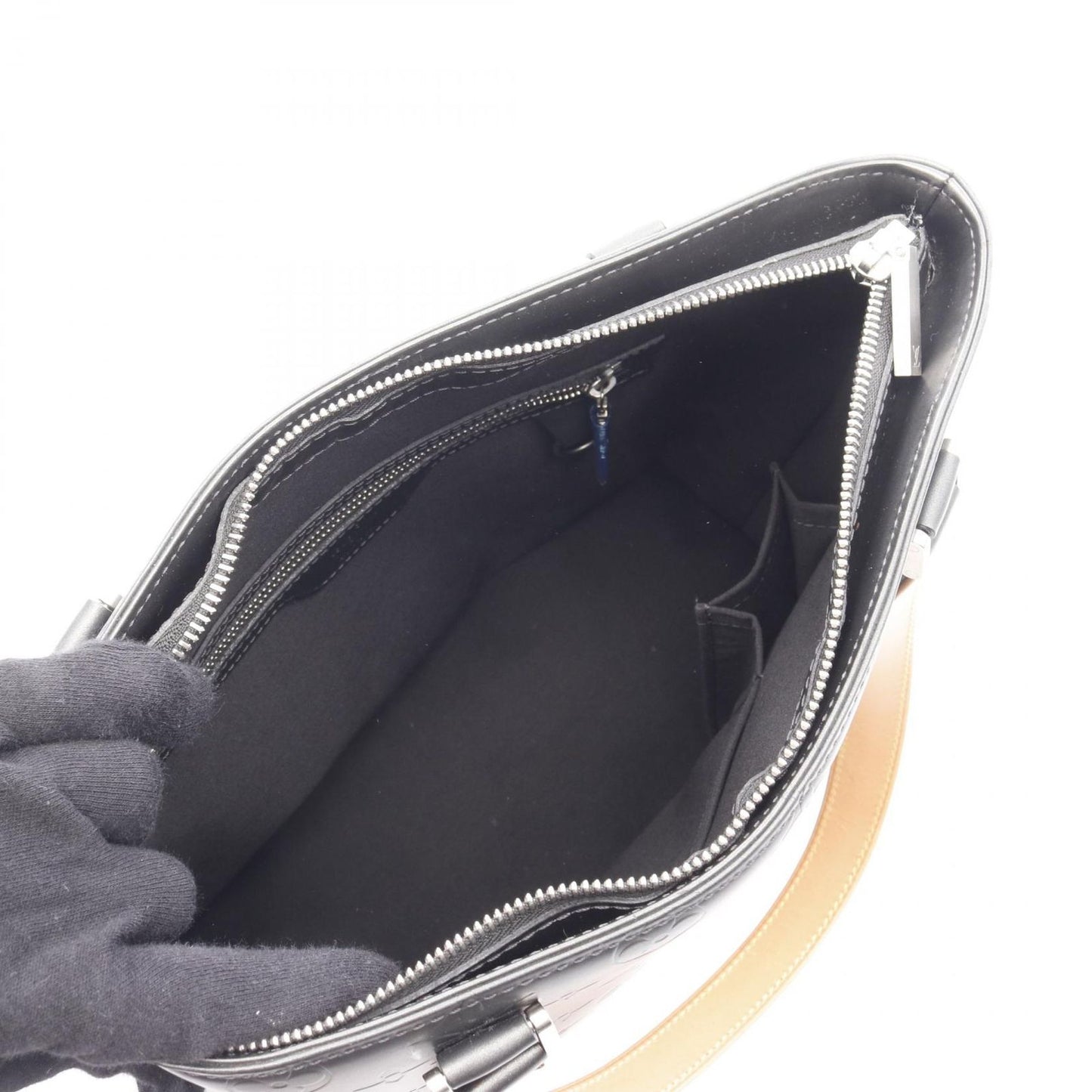 Louis Vuitton Stockton Handbag in Noir Leather - Timeless Elegance