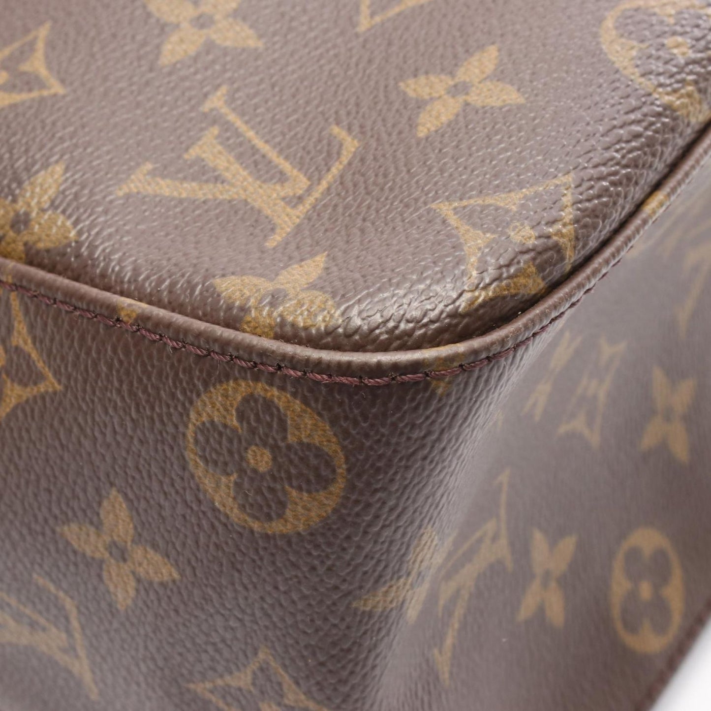 Louis Vuitton Monogram Looping GM Shoulder Bag - Timeless Elegance