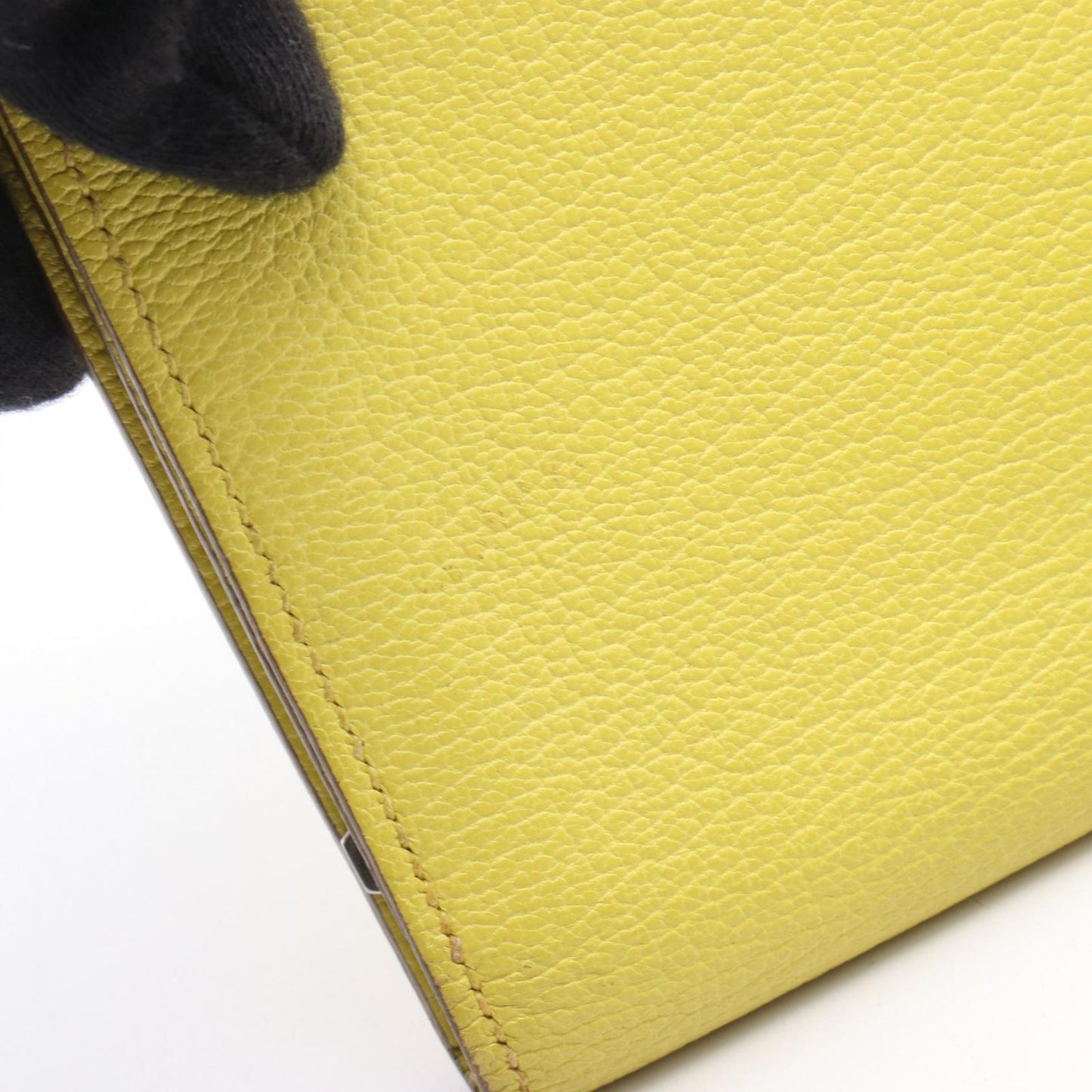 HERMES Lime Leather Bearn Wallet - Exquisite Craftsmanship