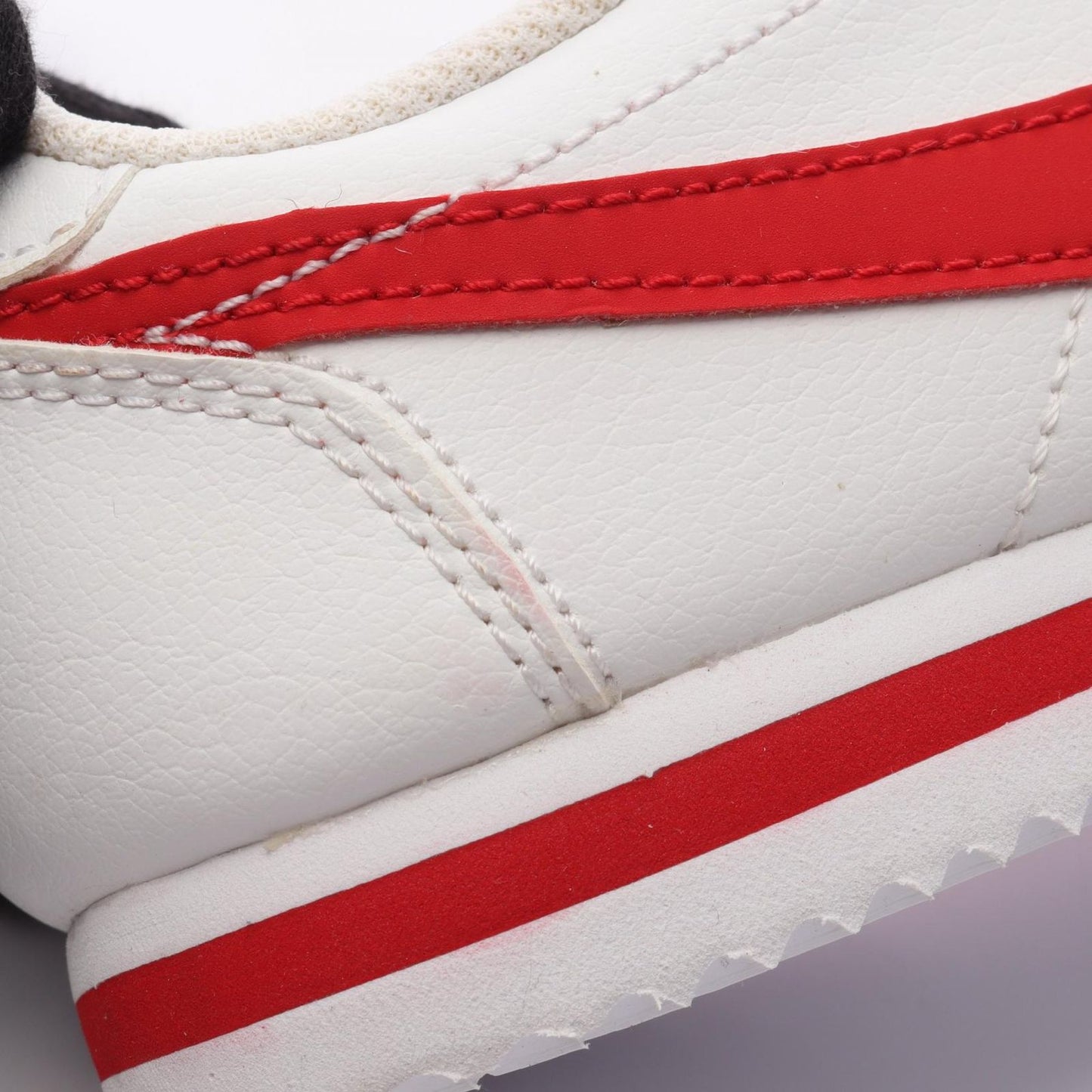 NIKE Cortez Sneakers in White Leather - Timeless Elegance