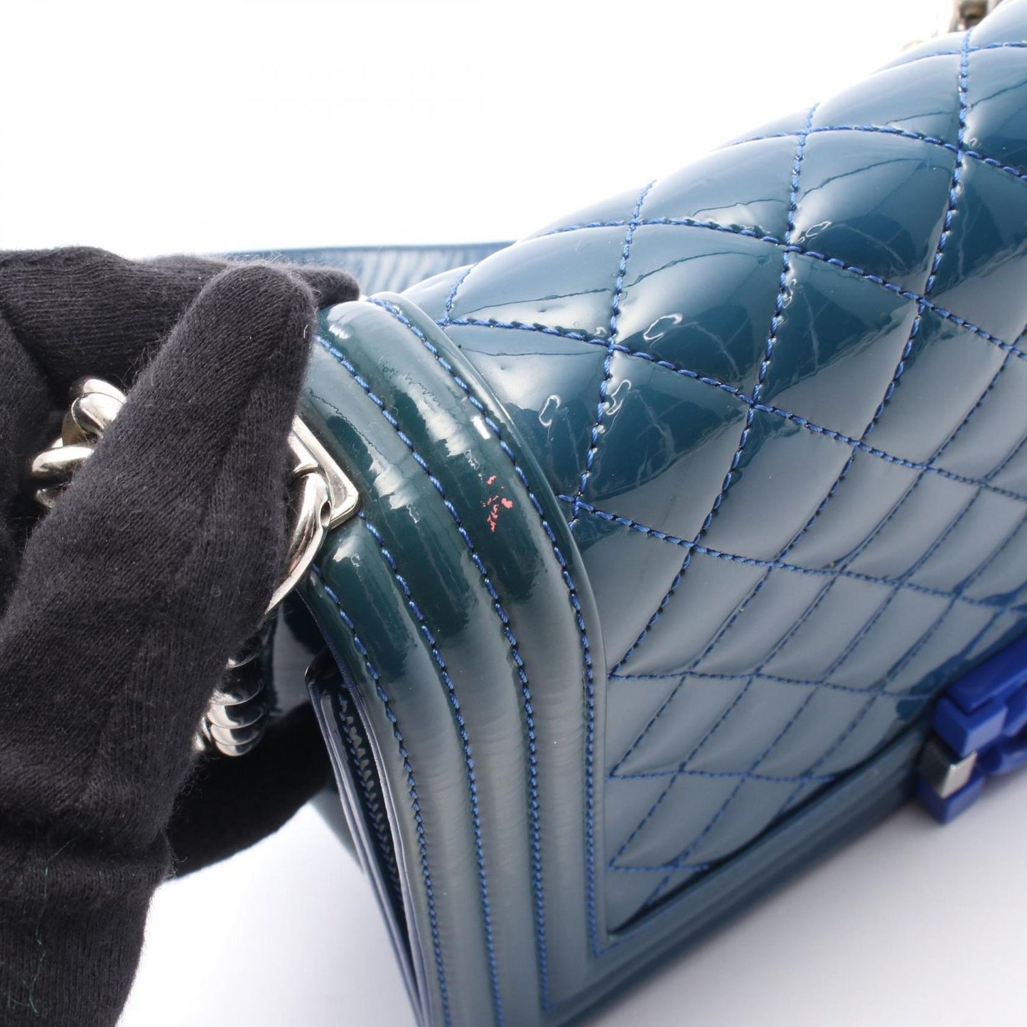 CHANEL Boy Chanel Shoulder Bag in Blue Patent Leather - A67086