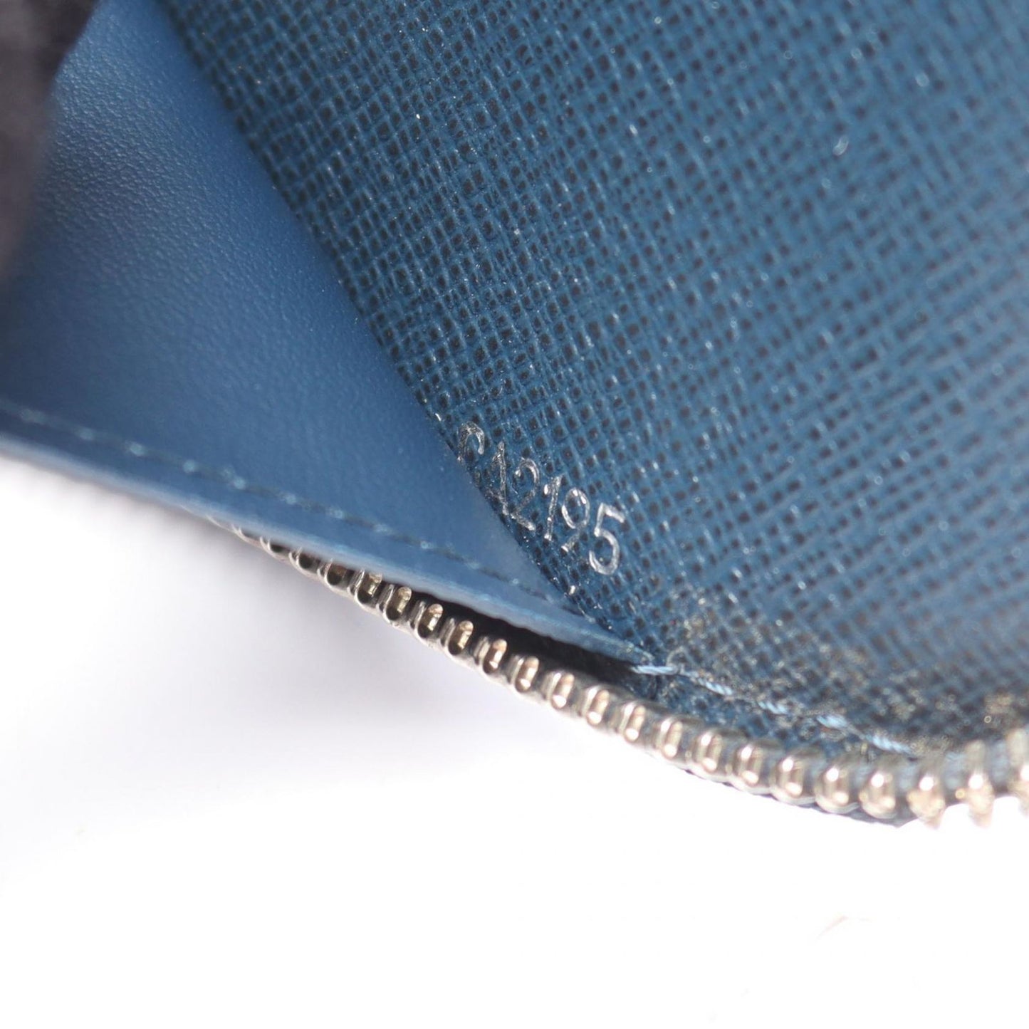 Louis Vuitton Zippy Organizer Wallet in Ocean Leather - Timeless Elegance