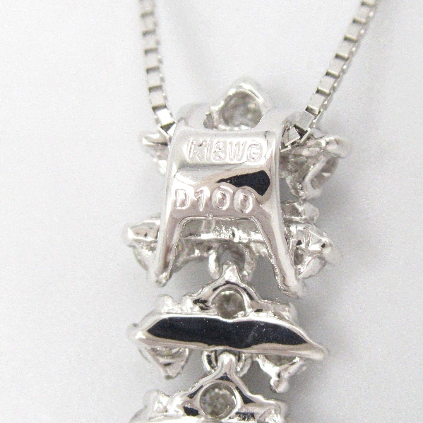 Exquisite K18WG Diamond Necklace - 1.00ct Elegance