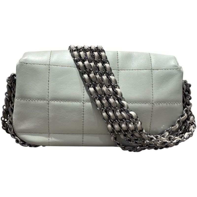 CHANEL Green Chocolate Bar 5-Chain Shoulder Bag - Luxury Craftsmanship
