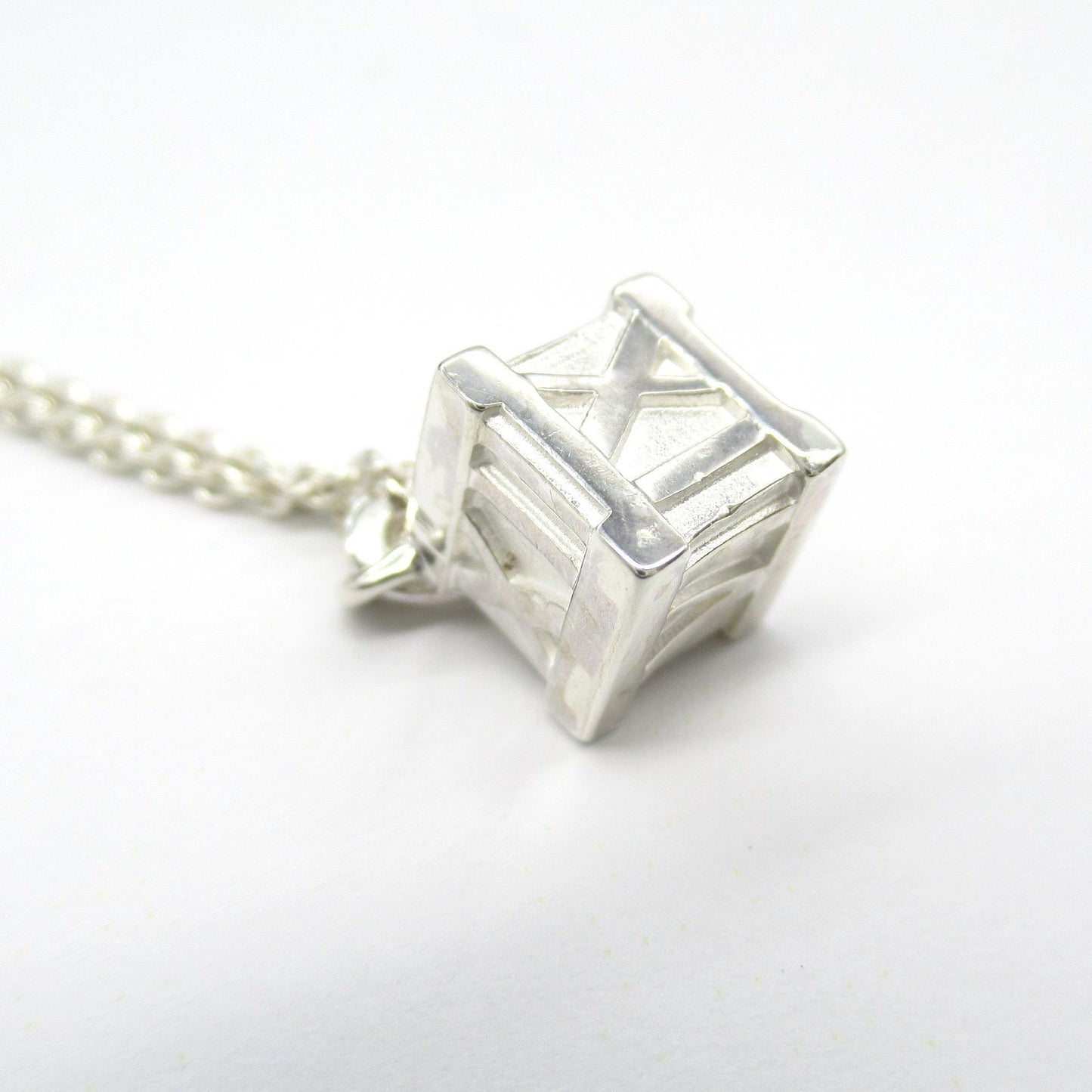 TIFFANY & CO Atlas Cube Necklace in Silver 925 - Exquisite Elegance