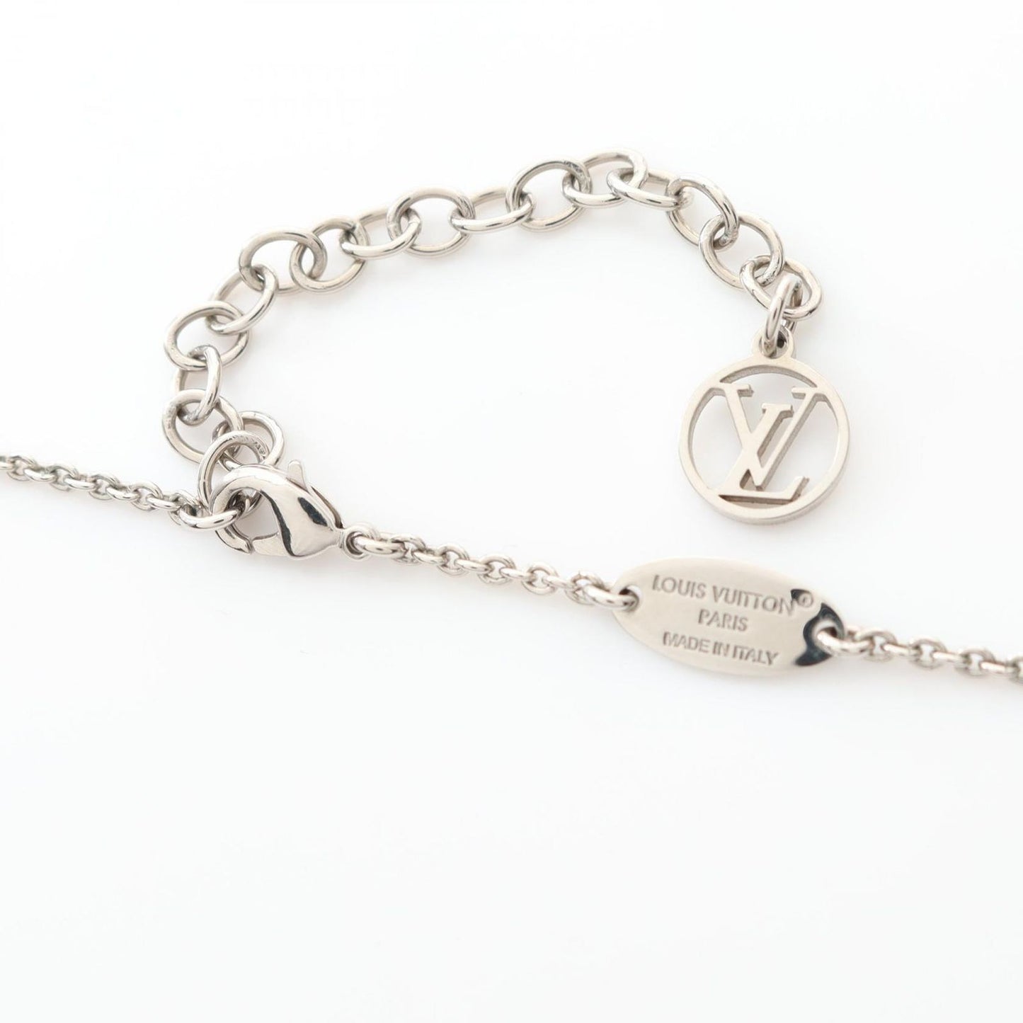 Louis Vuitton Essential V Necklace in Silver Stainless Steel