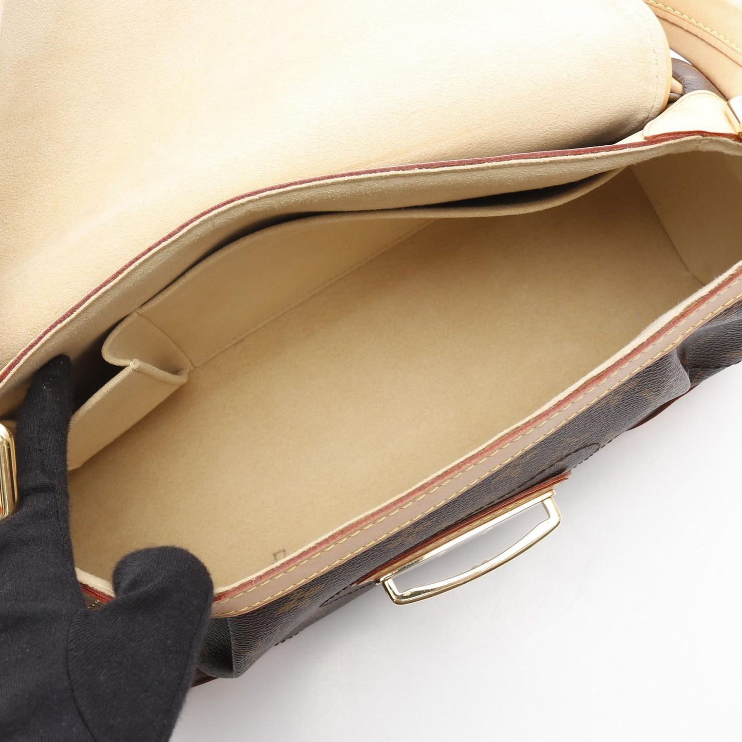 Louis Vuitton Beverly MM Monogram Shoulder Bag - Timeless Elegance