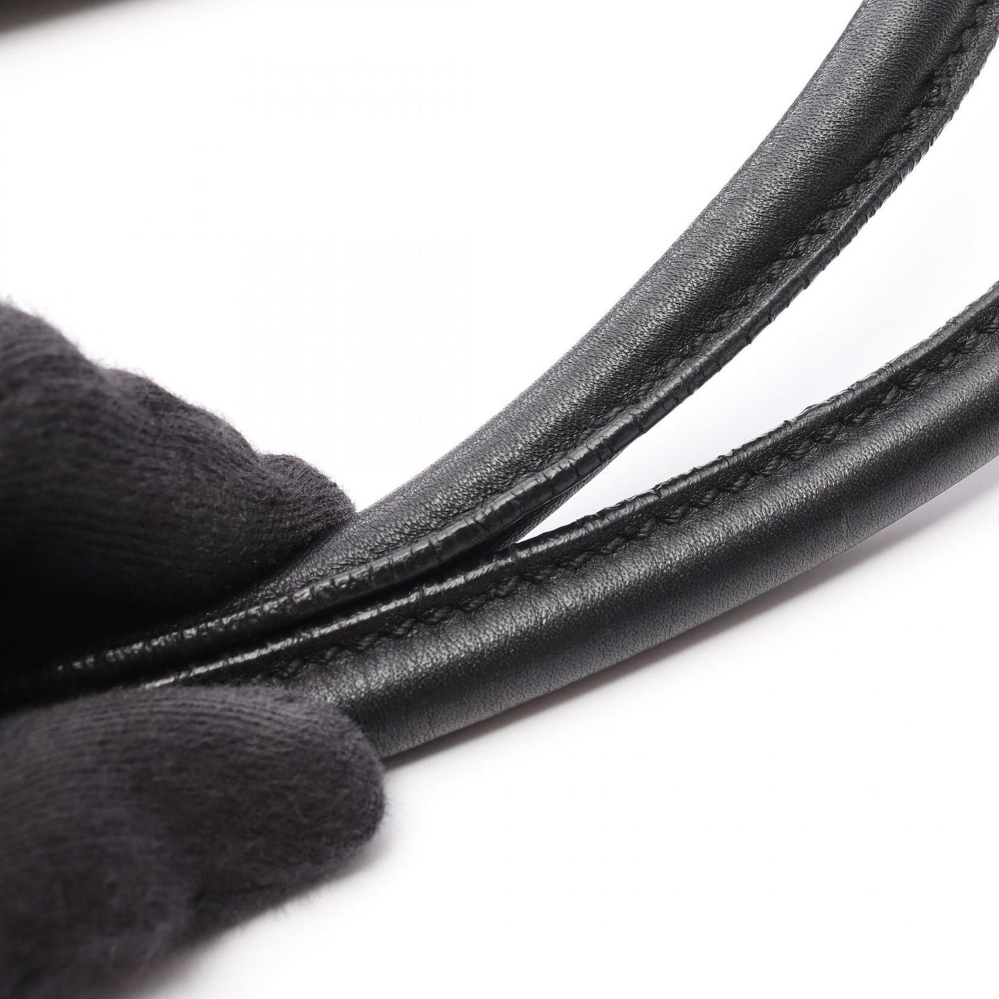 GUCCI GG Canvas Shoulder Bag - Timeless Elegance in Black