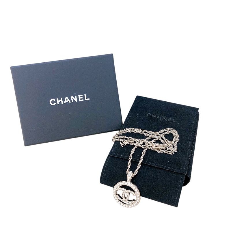 CHANEL Coco Mark Pearl Necklace - Exquisite Gold Elegance