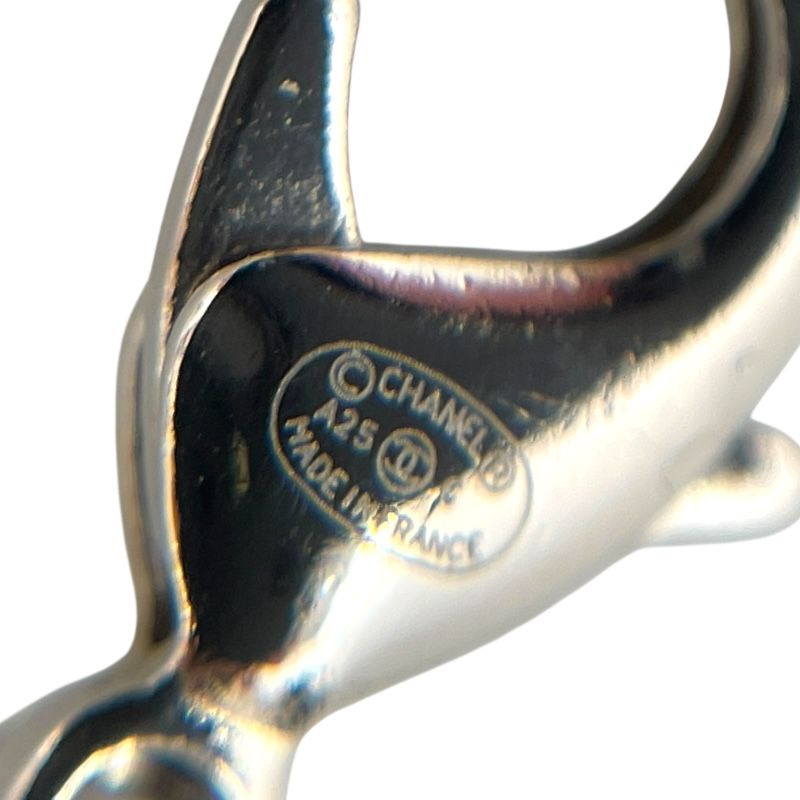 CHANEL Coco Mark Necklace in Silver Metal & Pearl - Exquisite Elegance