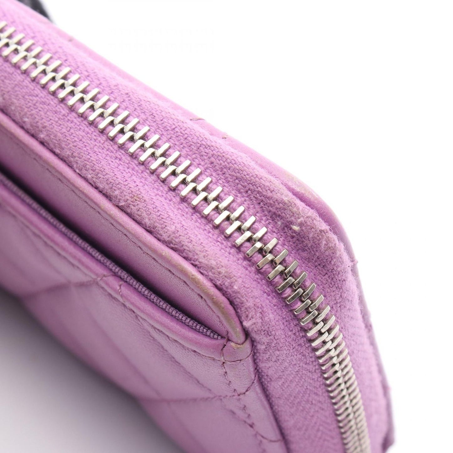 CHANEL Classic Zip Coin Purse in Purple Leather - Timeless Elegance