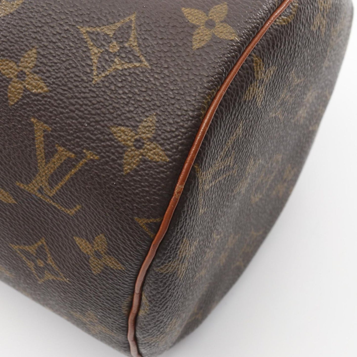 Louis Vuitton Papillon 30 Monogram Handbag - Timeless Elegance