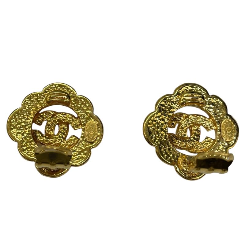 CHANEL Coco Mark Logo Earrings in Gold Metal - Timeless Elegance