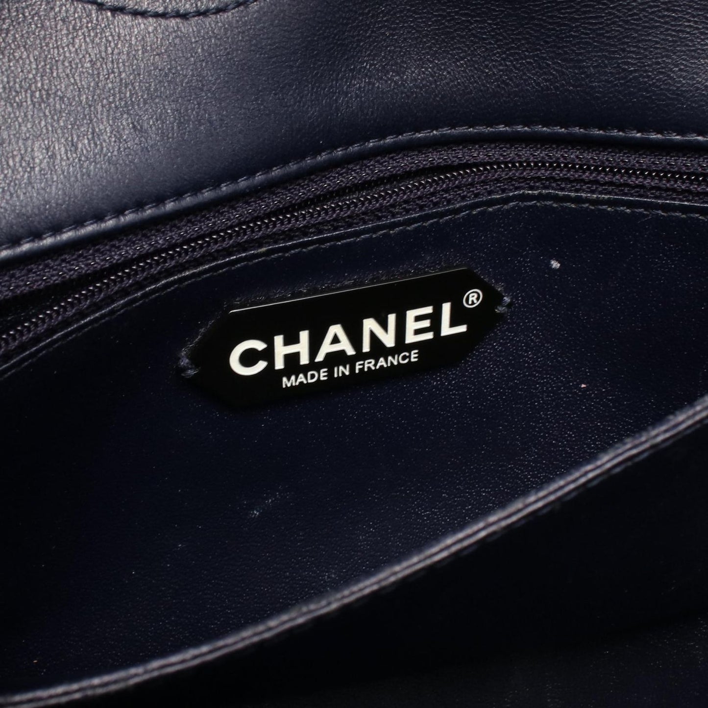 CHANEL Matelassé Navy Leather Shoulder Bag - Timeless Elegance