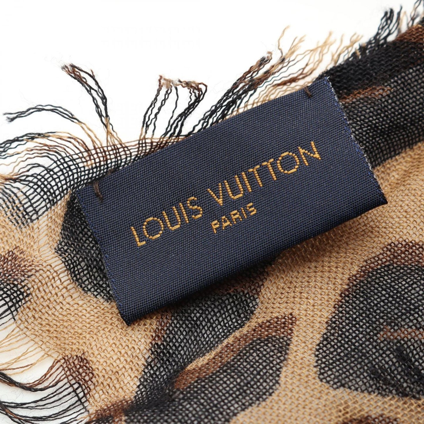 Louis Vuitton Leopard Echarpe in Silk & Cashmere - Timeless Elegance