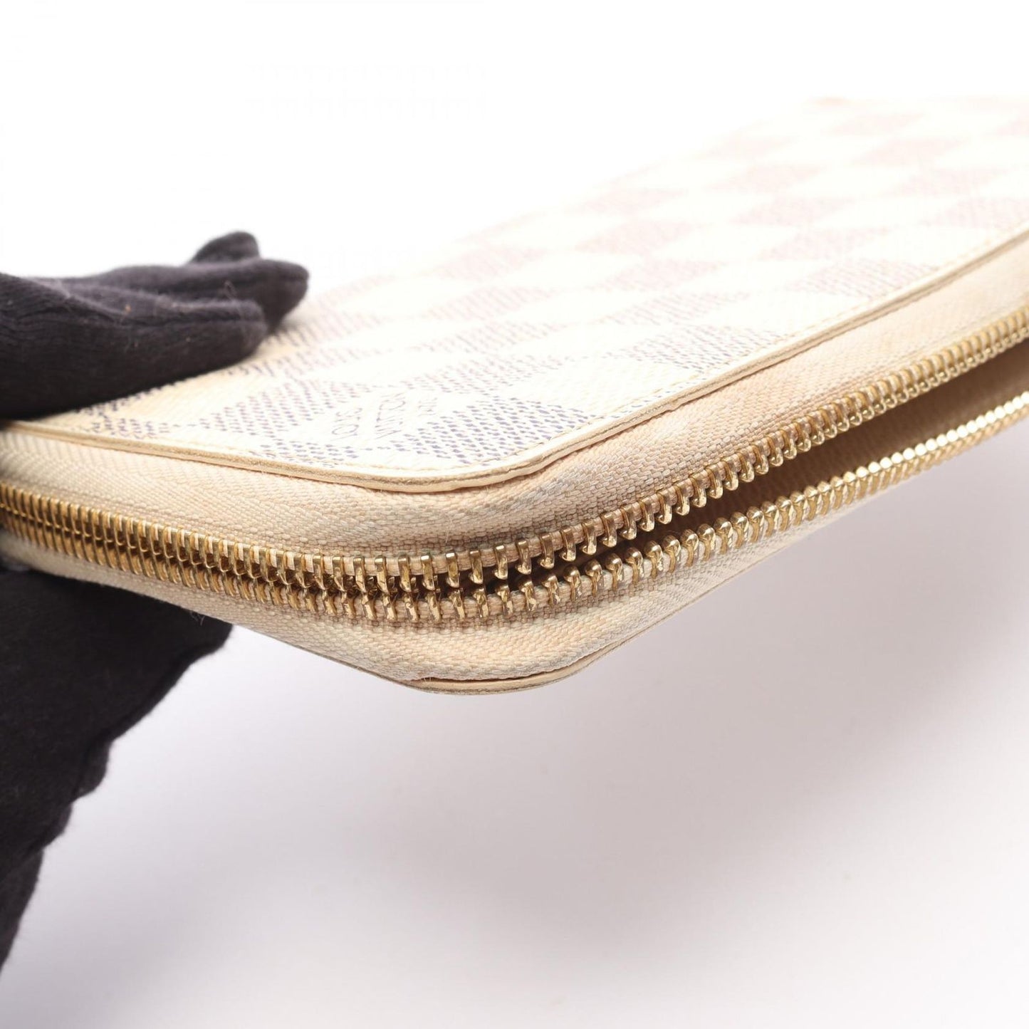 Louis Vuitton Damier Azur Zippy Wallet - Timeless Elegance