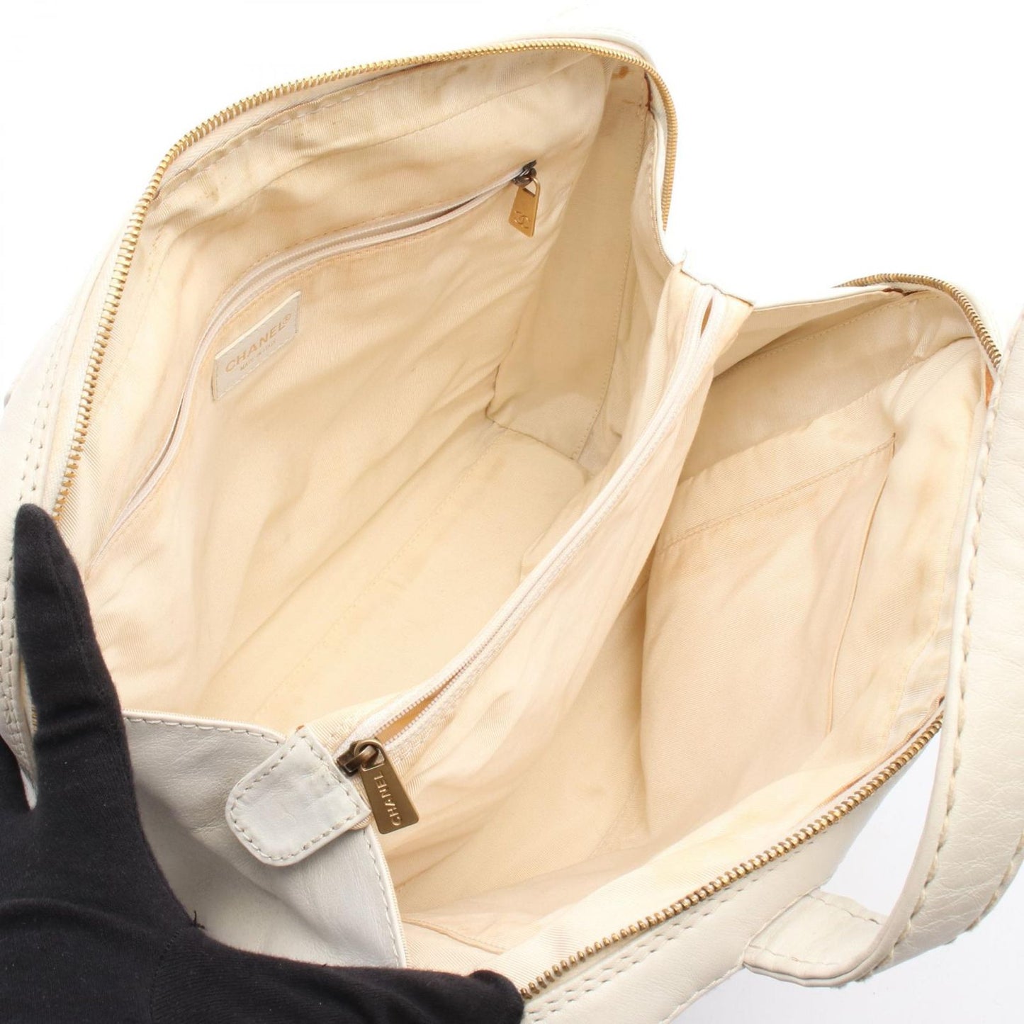 CHANEL Wild Stitch Handbag - Exquisite White Leather Luxury