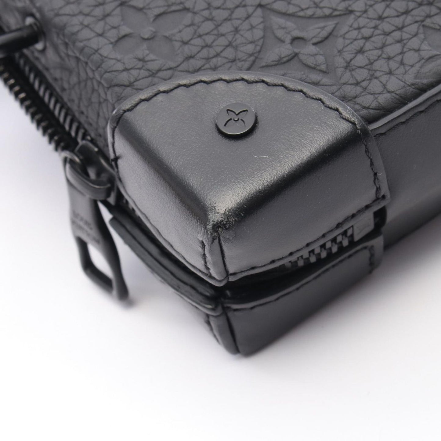 Louis Vuitton Soft Trunk Wallet Shoulder Bag in Noir Leather
