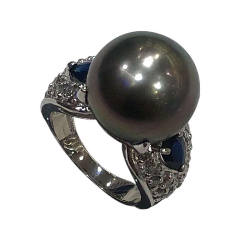 Exquisite K18WG Pearl Ring with Sapphire and Diamond Accents