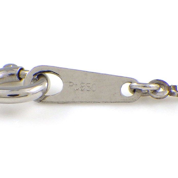 Exquisite 0.571ct Round Brilliant Cut Diamond Necklace in Platinum