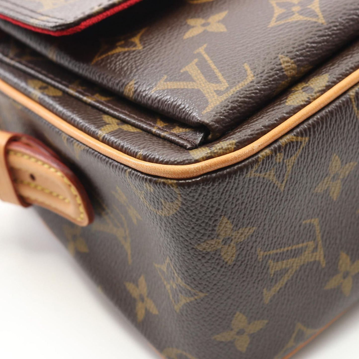 Louis Vuitton Viva Cite MM Shoulder Bag - Timeless Elegance