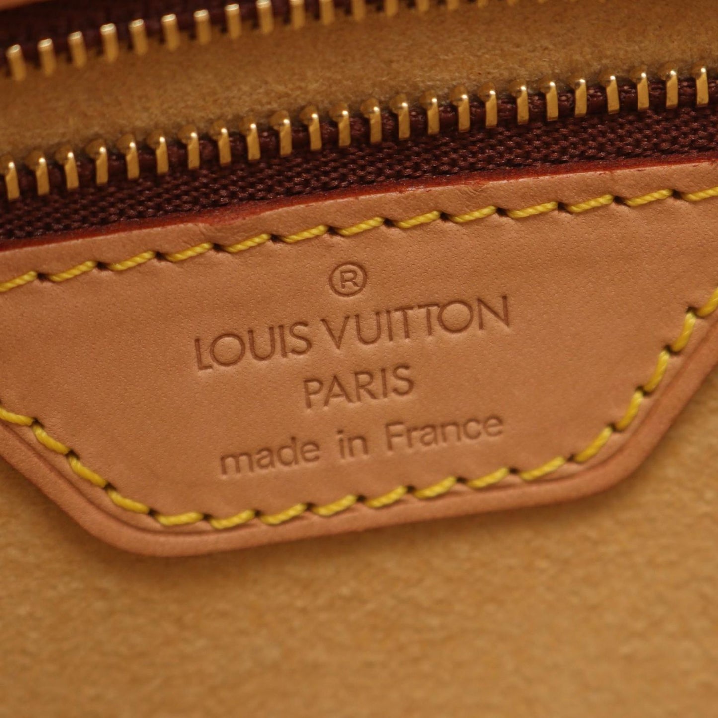 Louis Vuitton Looping GM Shoulder Bag - Timeless Elegance