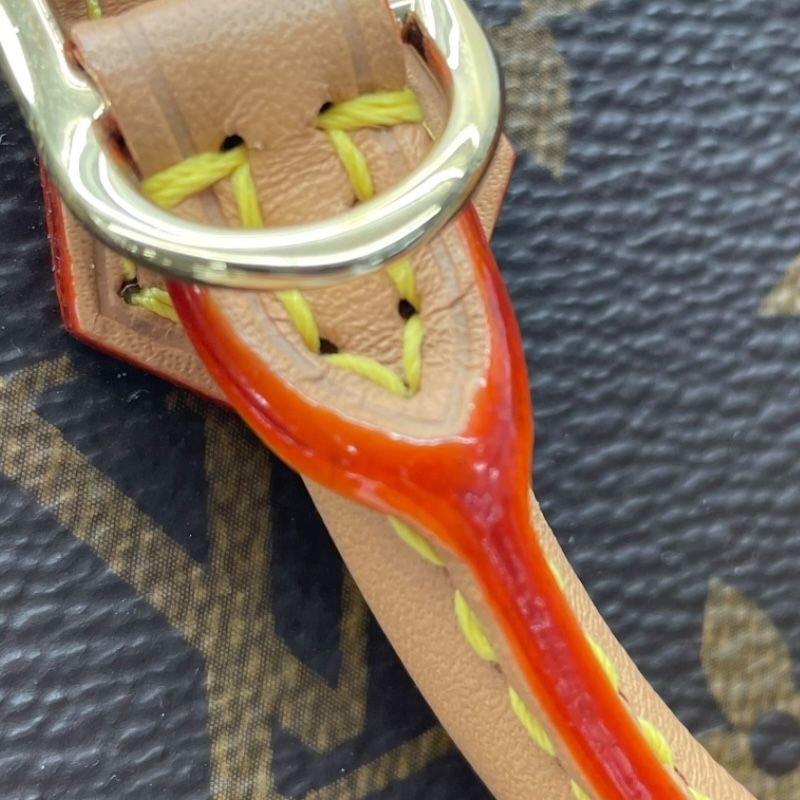 Louis Vuitton Petite Sac Plat M81295 - Iconic Monogram Canvas Shoulder Bag