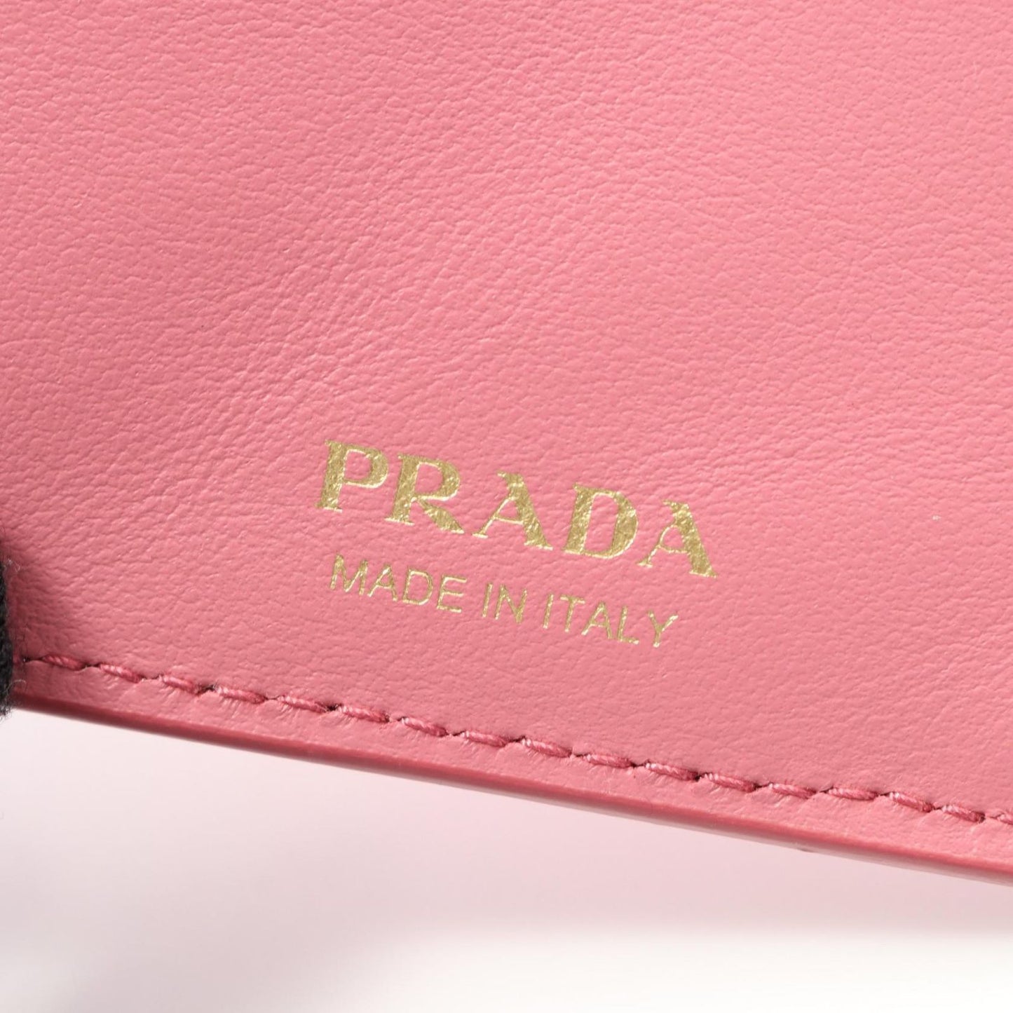 PRADA Vitello Move FIOCO Pink Leather Wallet - Exquisite Craftsmanship