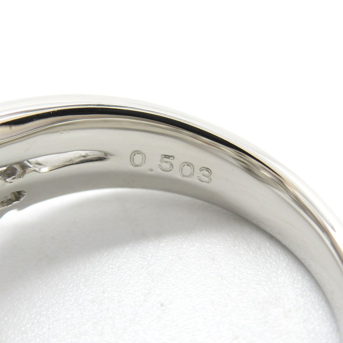 Exquisite JEWELRY Diamond Ring in Platinum - Timeless Elegance