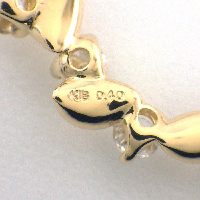 Elegant Round Leaf Diamond Necklace in K18 Yellow Gold - 0.40ct