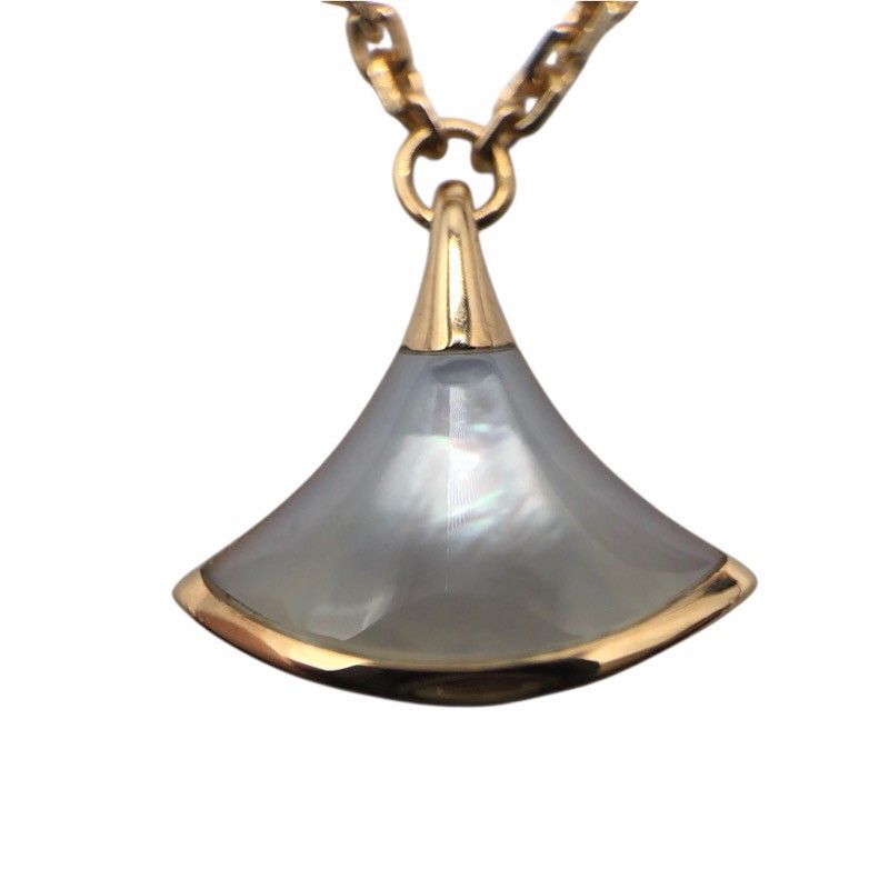 BVLGARI Diva Dream Bracelet in K18 Pink Gold with Mother of Pearl