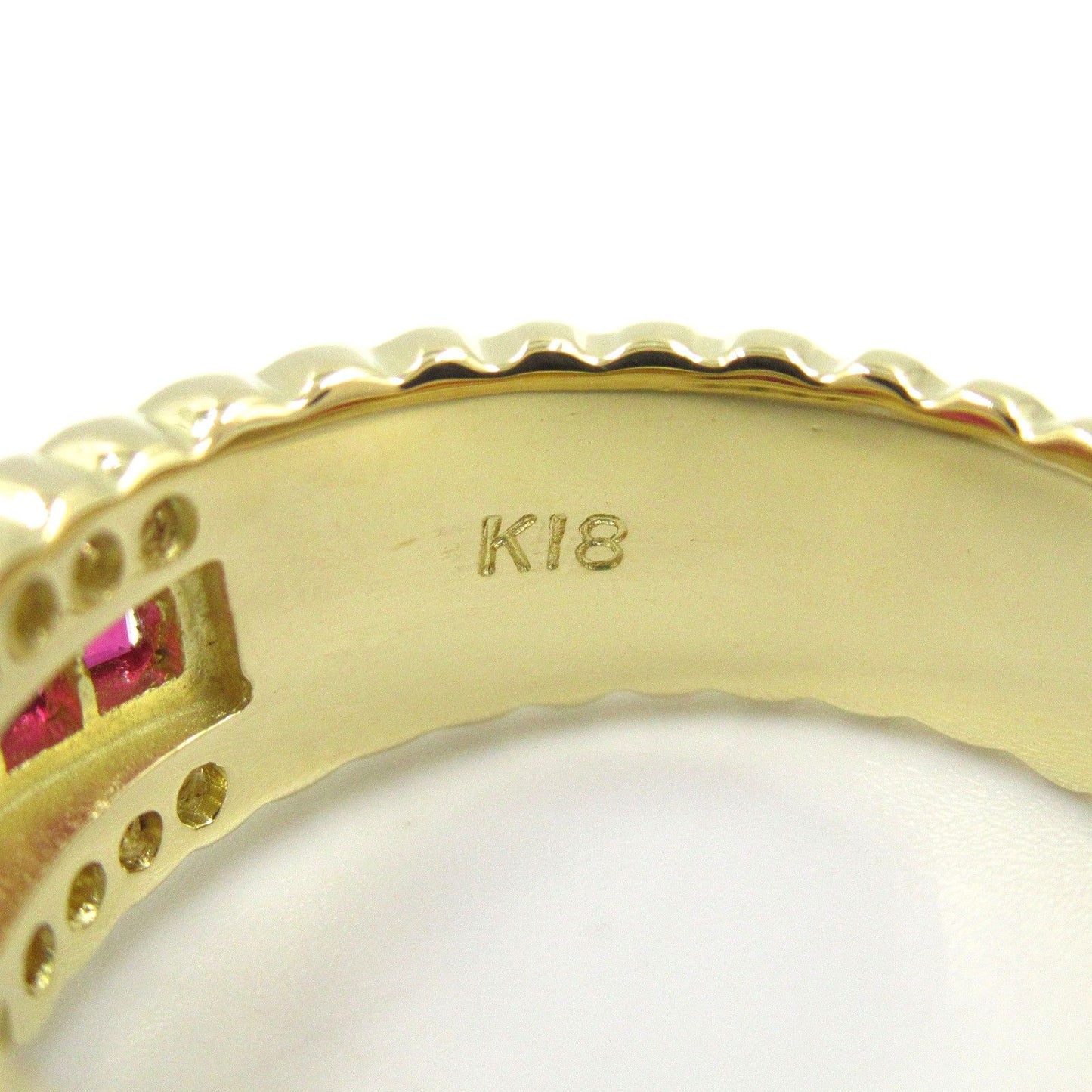 Exquisite Ruby and Diamond Ring in K18 Yellow Gold