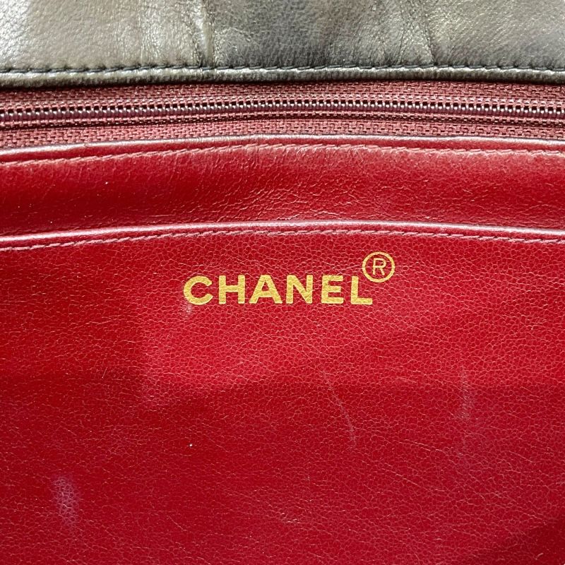 CHANEL Diana 25 Chain Shoulder Bag in Black Lambskin