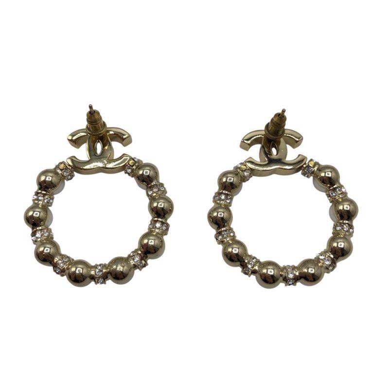 CHANEL Coco Mark Circle Earrings in Metal, Strass & Pearl