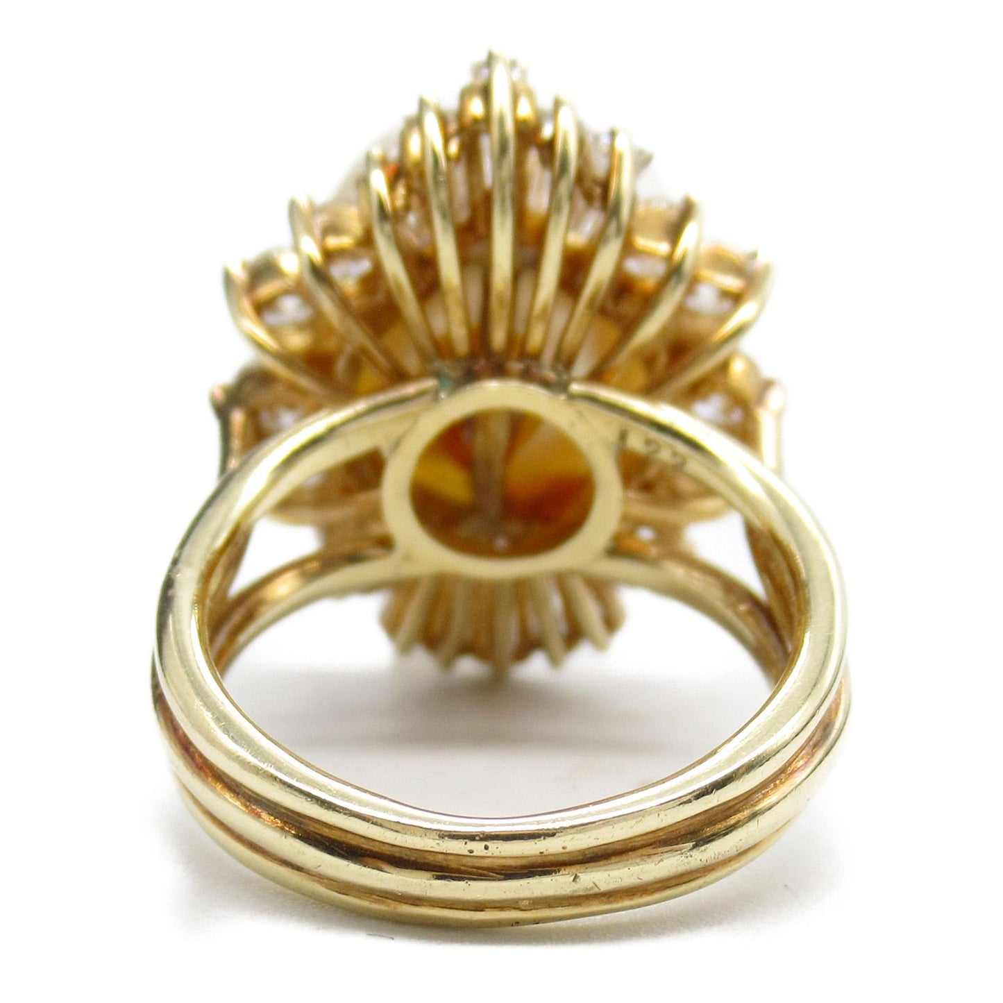 Exquisite Pearl and Diamond Ring - Timeless Elegance