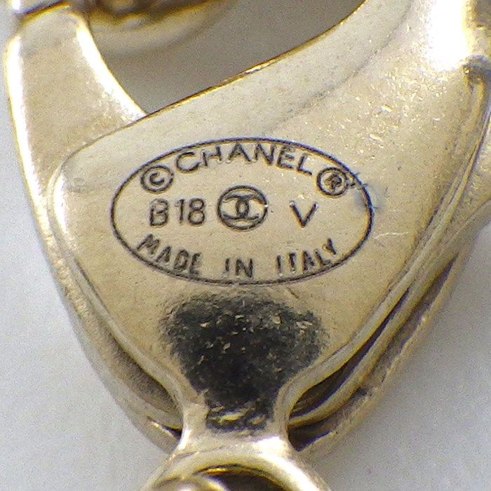 CHANEL Camellia Logo Necklace with Imitation Pearls - 2018