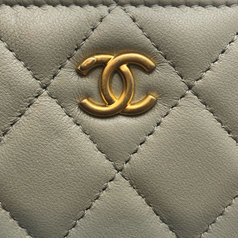 CHANEL Lambskin Ball Chain Wallet AP2462 - Exquisite Shoulder Bag