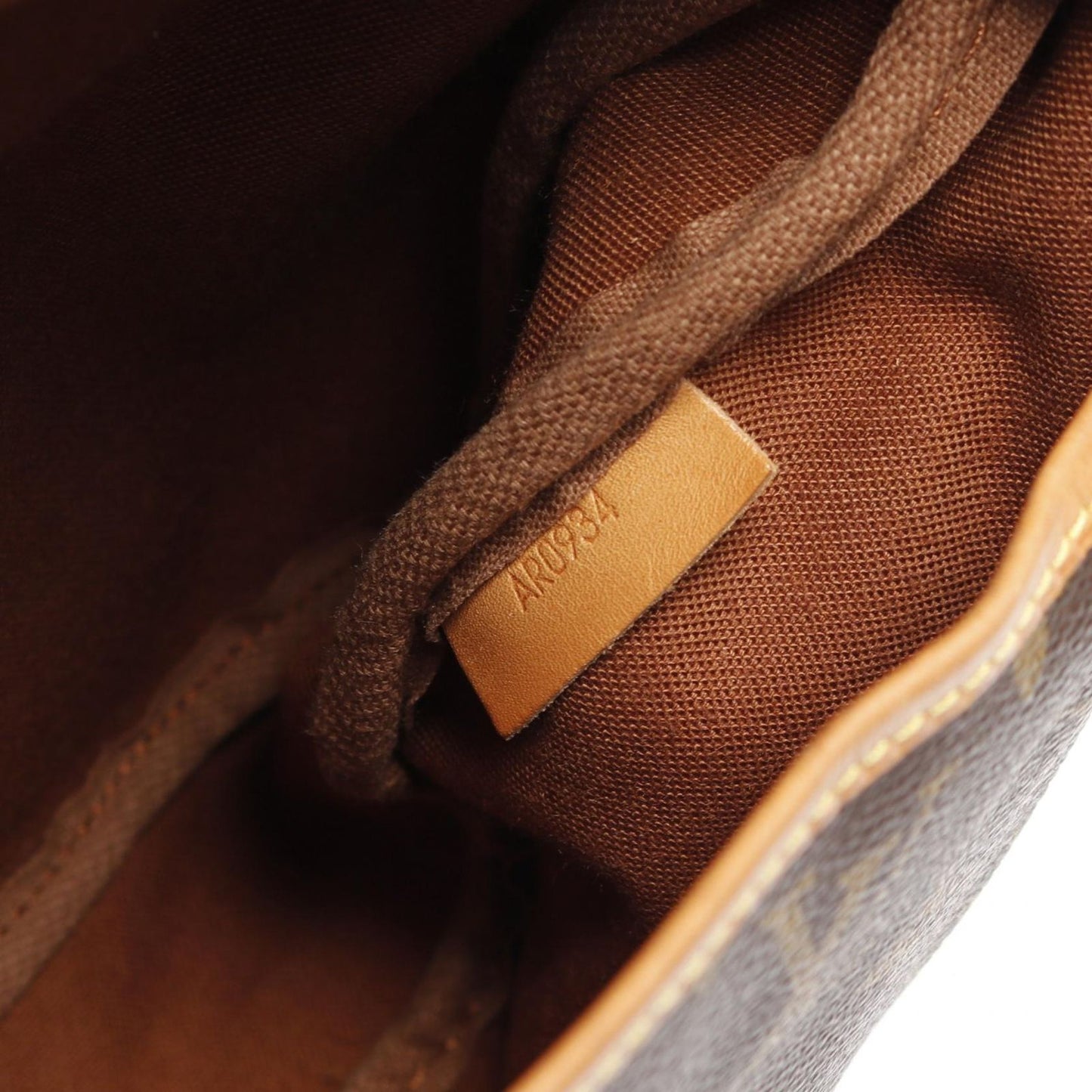 Louis Vuitton Monogram Sombrero 30 Shoulder Bag - Timeless Elegance