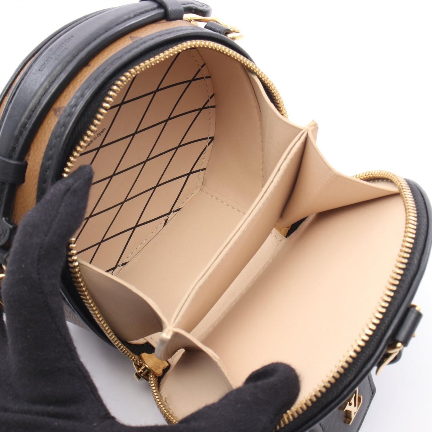 Louis Vuitton Mini Boîte Chapeau Handbag - Exquisite Craftsmanship