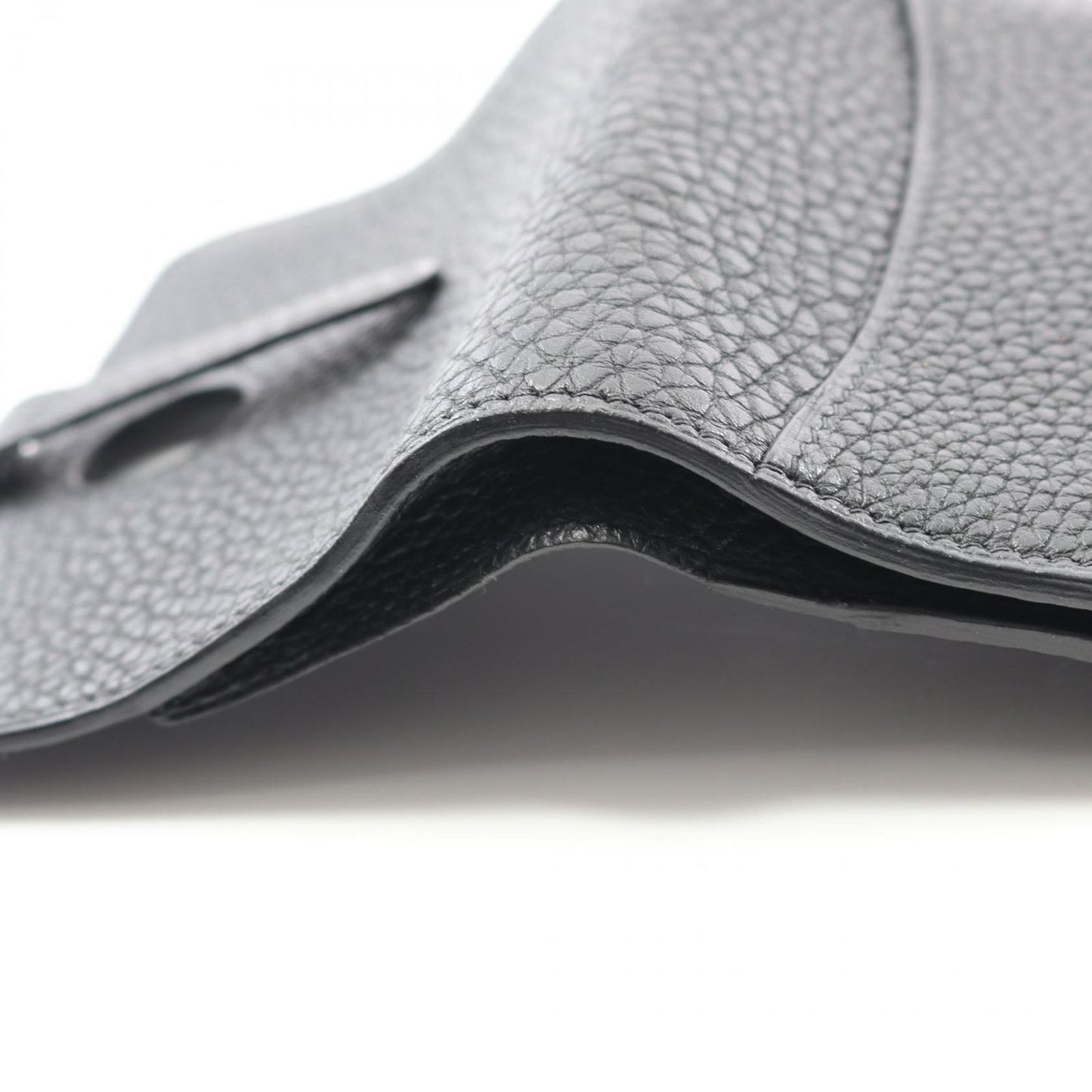 HERMES Dogon Card Case in Black - Exquisite Luxury Accessory