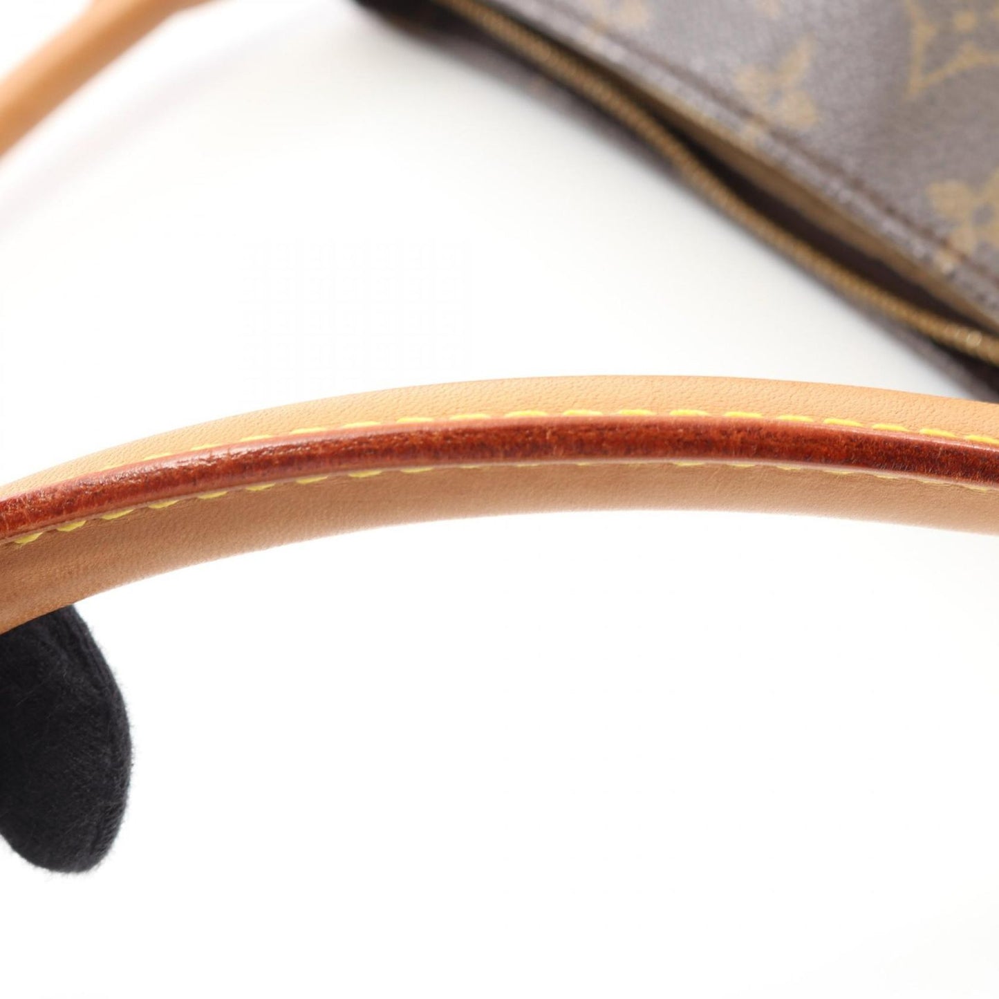 Louis Vuitton Monogram Looping MM Shoulder Bag - Timeless Elegance