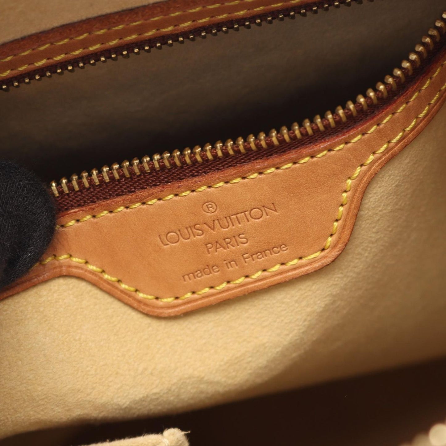 Louis Vuitton Looping GM Shoulder Bag - Timeless Elegance