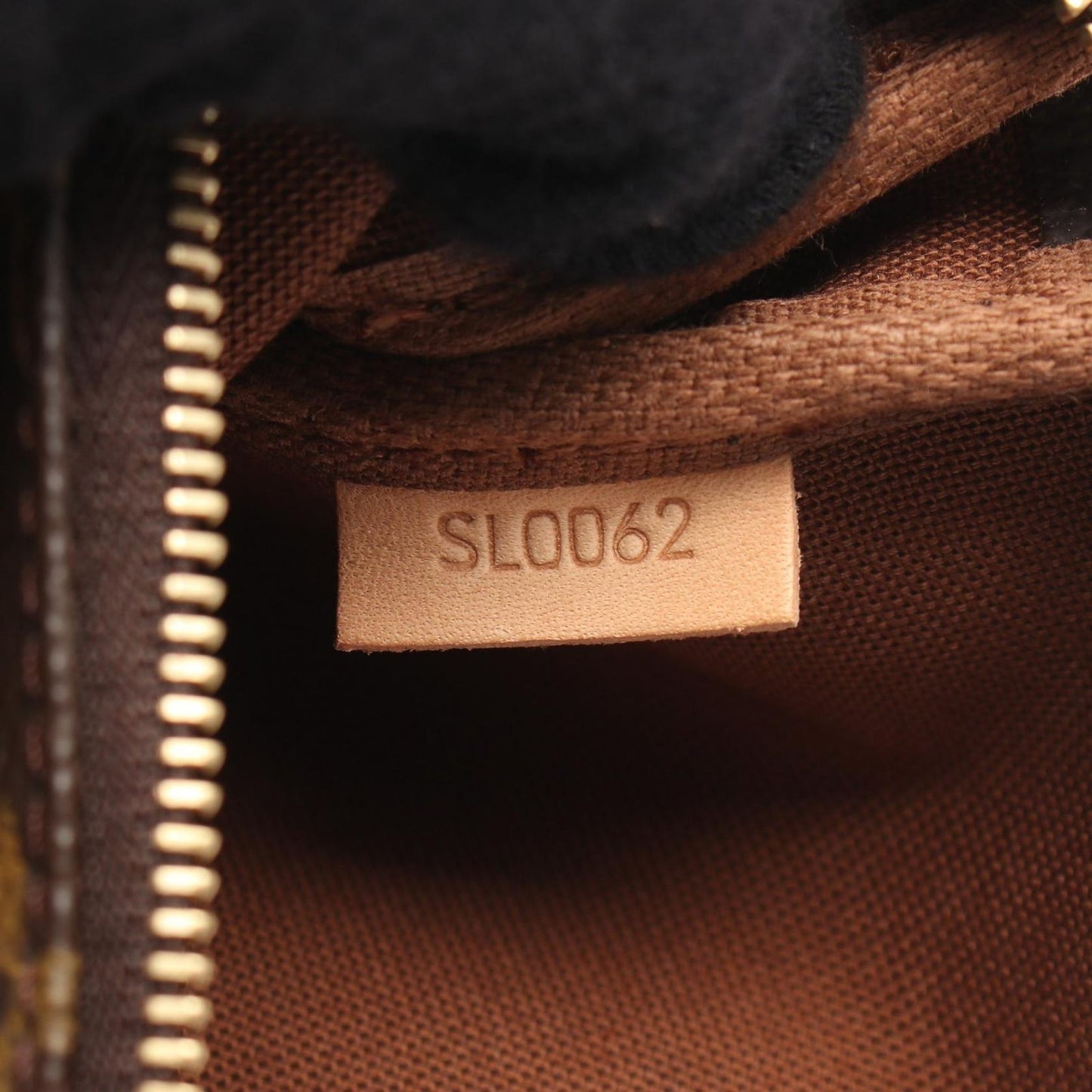 Louis Vuitton Pochette Accessoires Handbag - Timeless Elegance