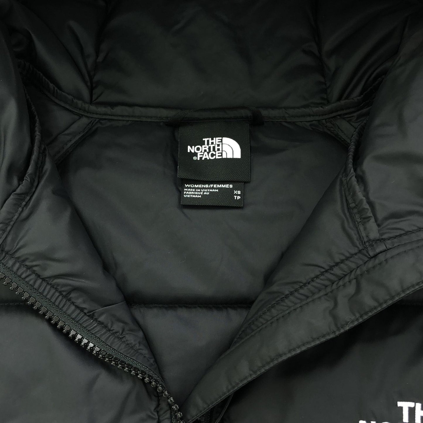THE NORTH FACE Women's Black Down Jacket - Timeless Elegance