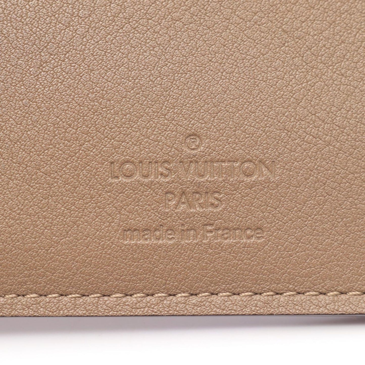 Louis Vuitton Portefeuille Brazza Wallet in Avane - Timeless Elegance